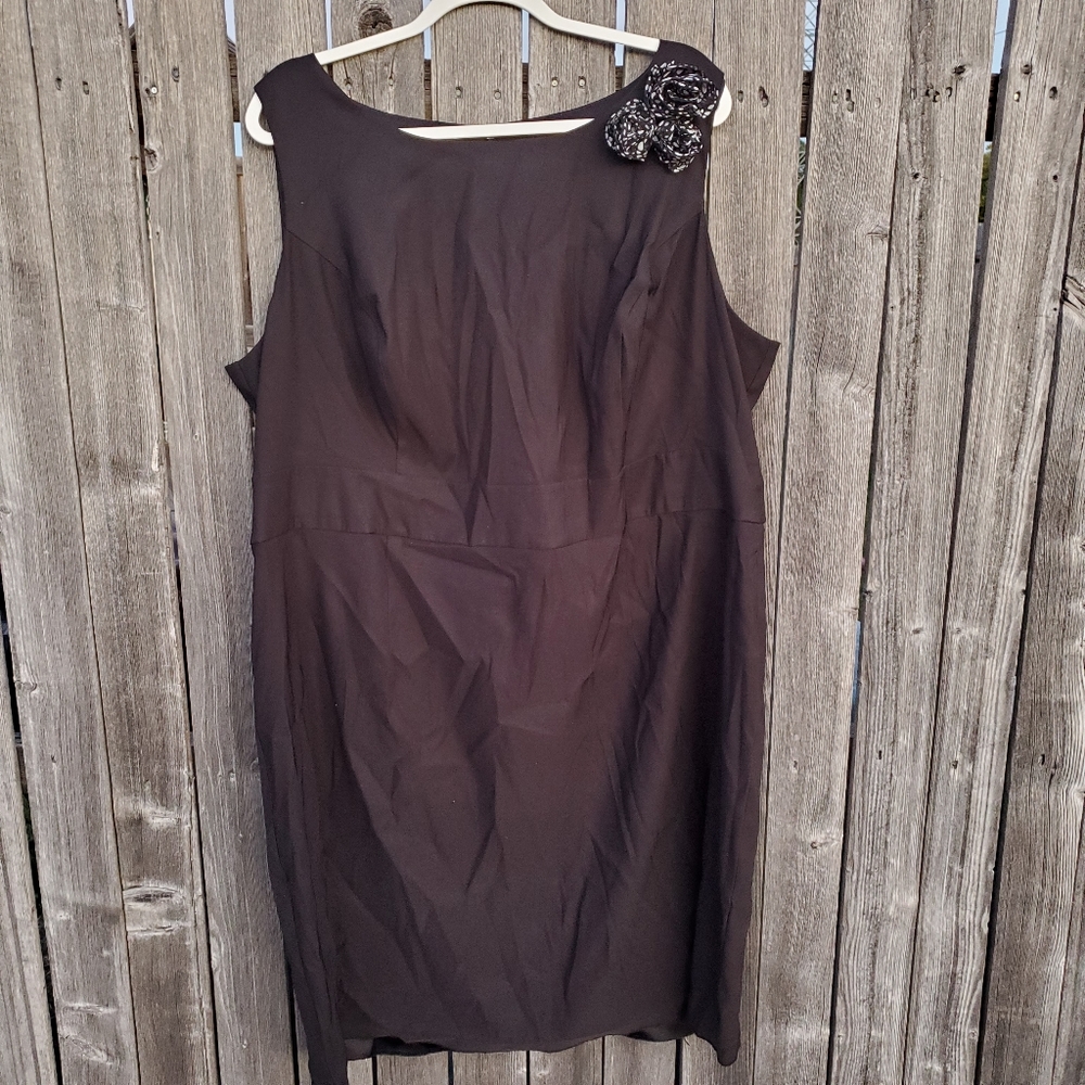 Brannan Black Scoopneck Midi Dress sz 24